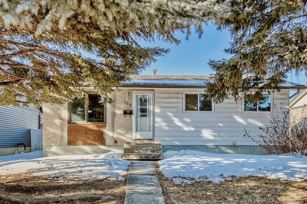 New property listed in Forest Heights, Calgary